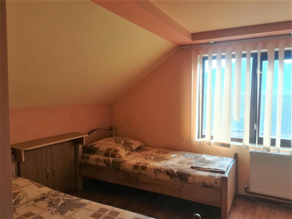 ホテル Casa Cozorici サドバ エクステリア 写真